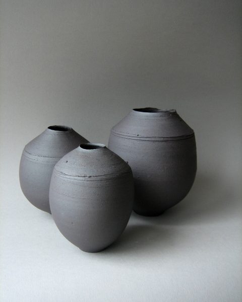 Elaine_Bolt_Dark_Metal vessel group