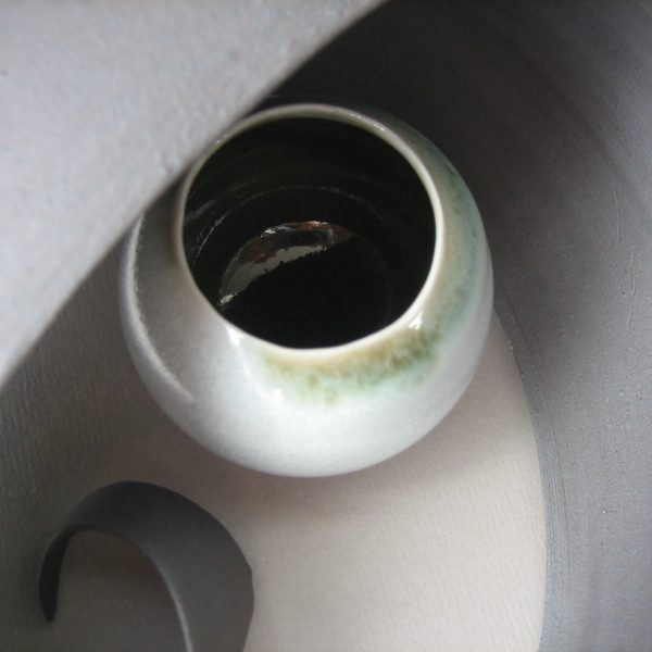 Elaine_Bolt_composition_shelter2detail