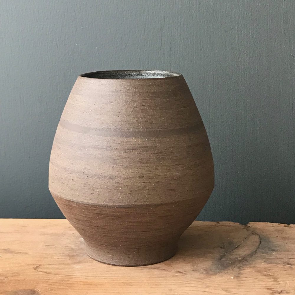 Yarn Ball vessel speckled brown (medium)