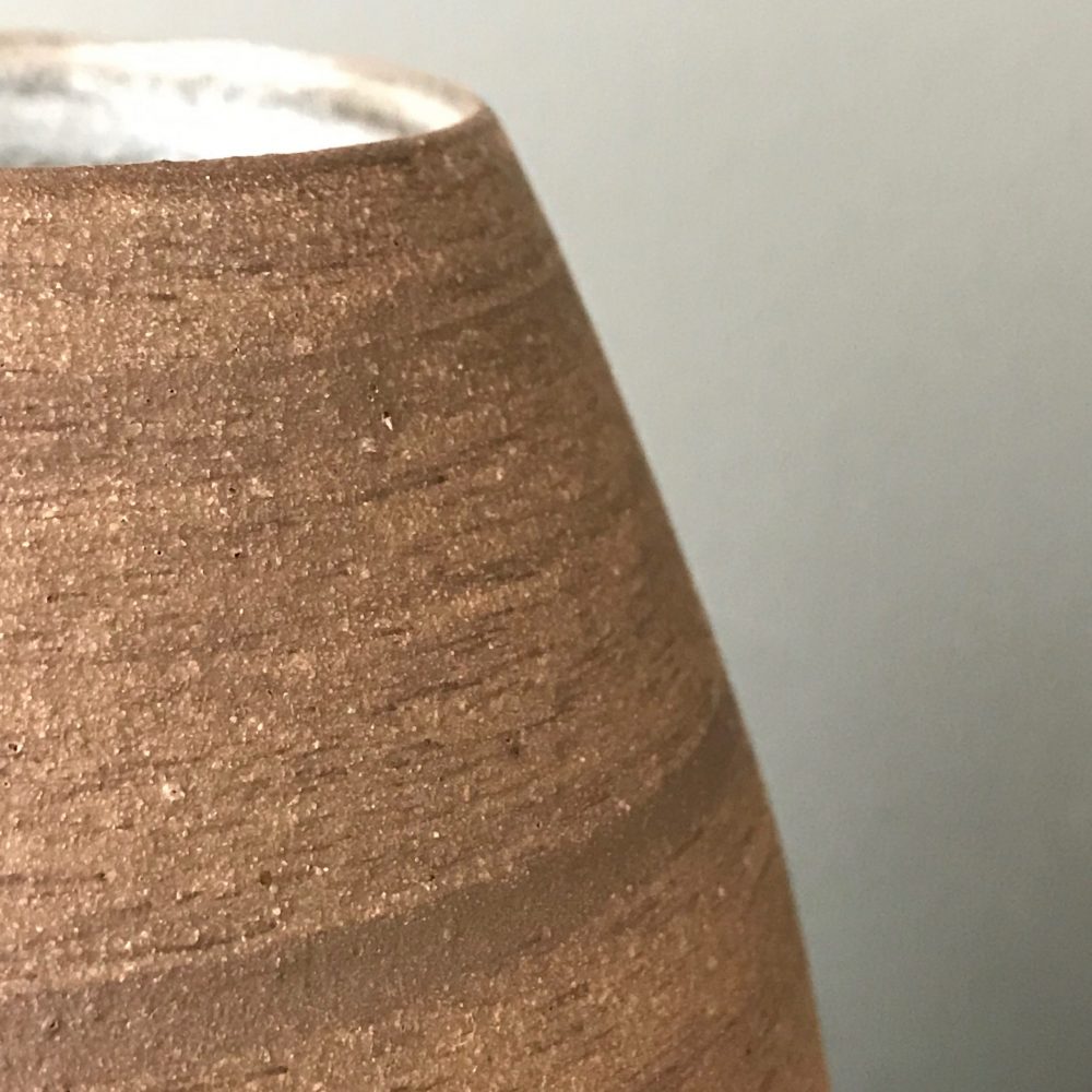 Yarn Ball vessel speckled brown (medium)