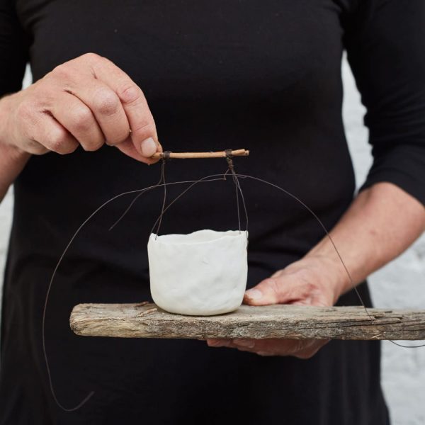 Pinching Yeshen Venema Photo_Elaine Sheppard Bolt Workshop pinched pot
