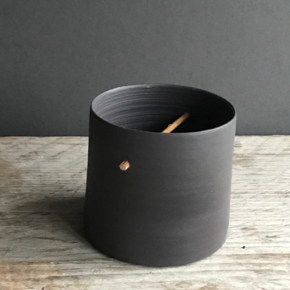 Willow bar flint black vessel