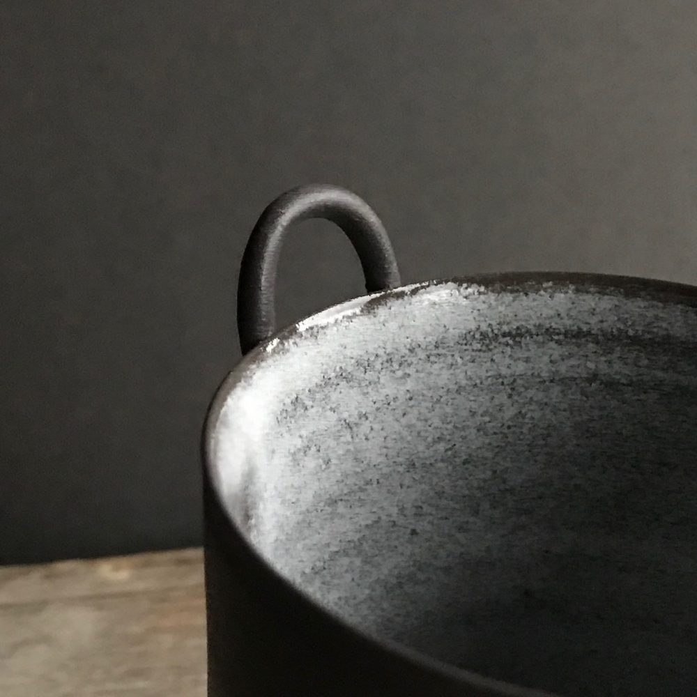 Loop top flint black cup - Image 2